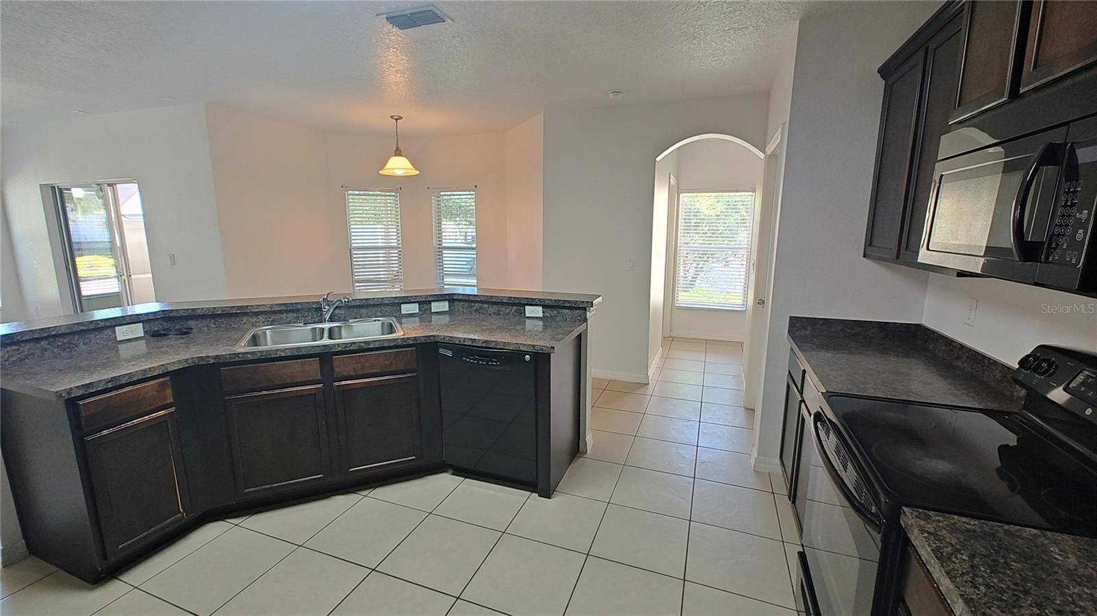 Apopka, FL 32712,460 NADEAU WAY