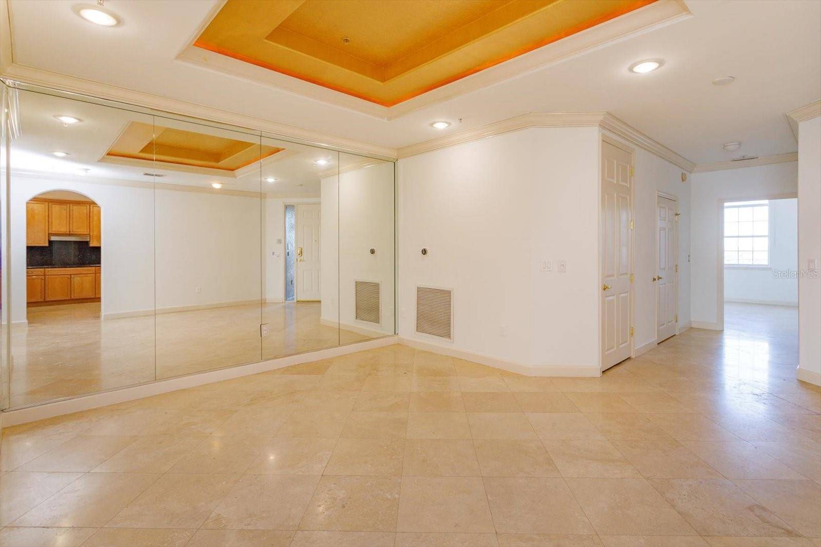 Orlando, FL 32836,8761 THE ESPLANADE #31