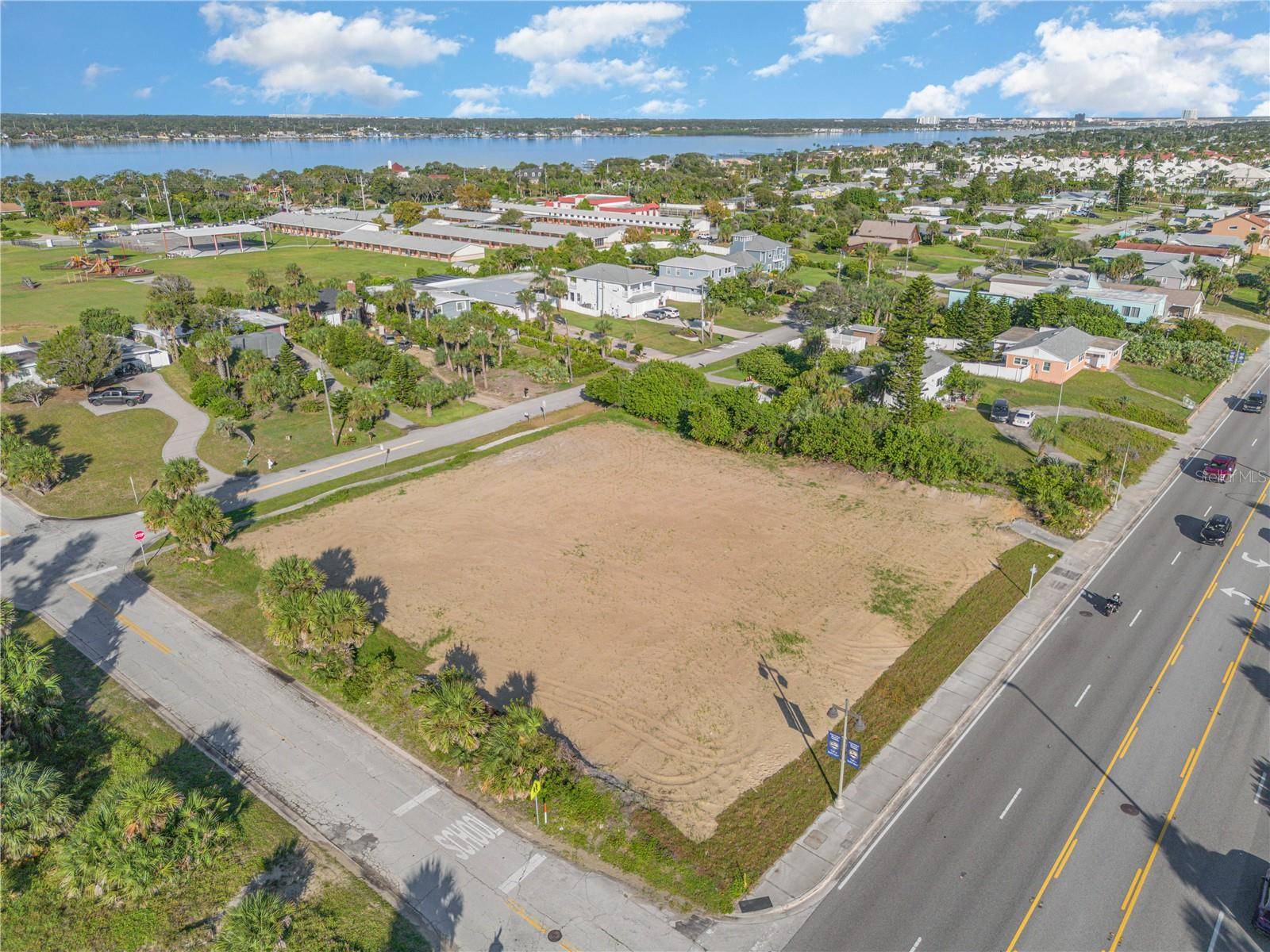 Daytona Beach, FL 32118,2752 S ATLANTIC AVE