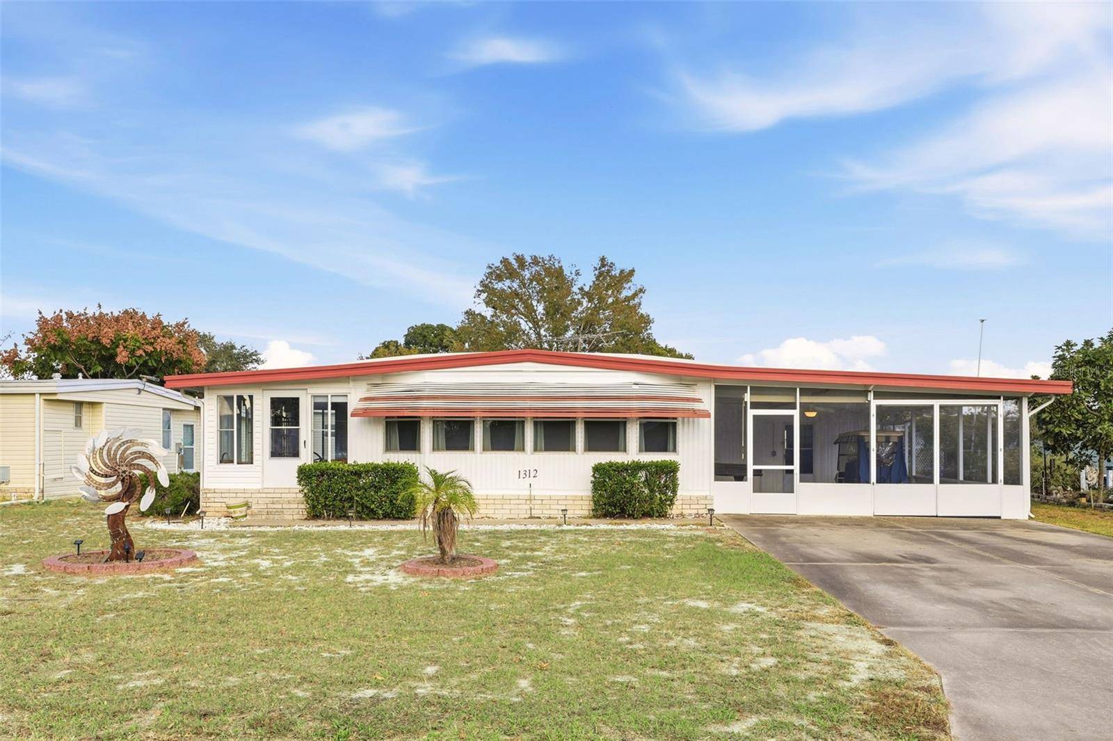 Tavares, FL 32778,1312 APACHE CIR