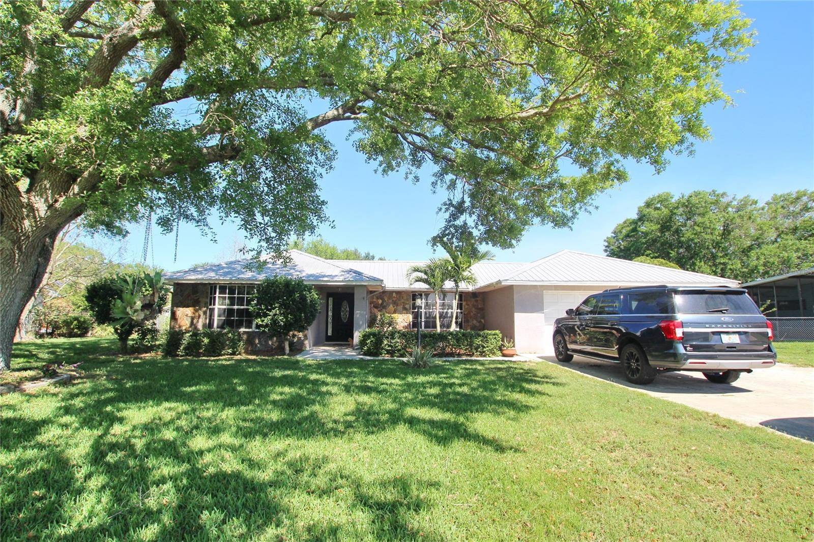 Okeechobee, FL 34974,400 SW 85TH AVE