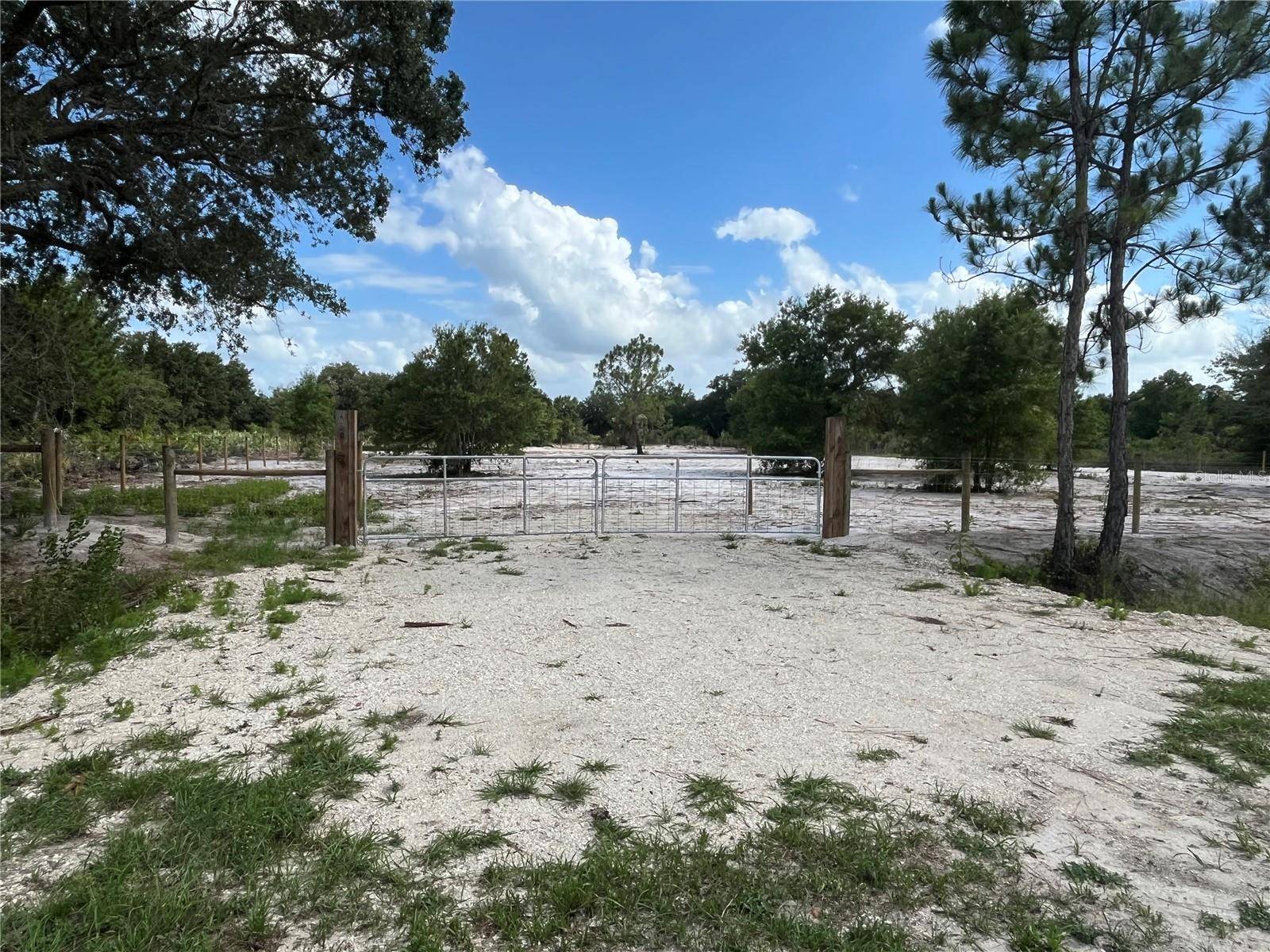 Okeechobee, FL 34972,16916 NW 262ND ST
