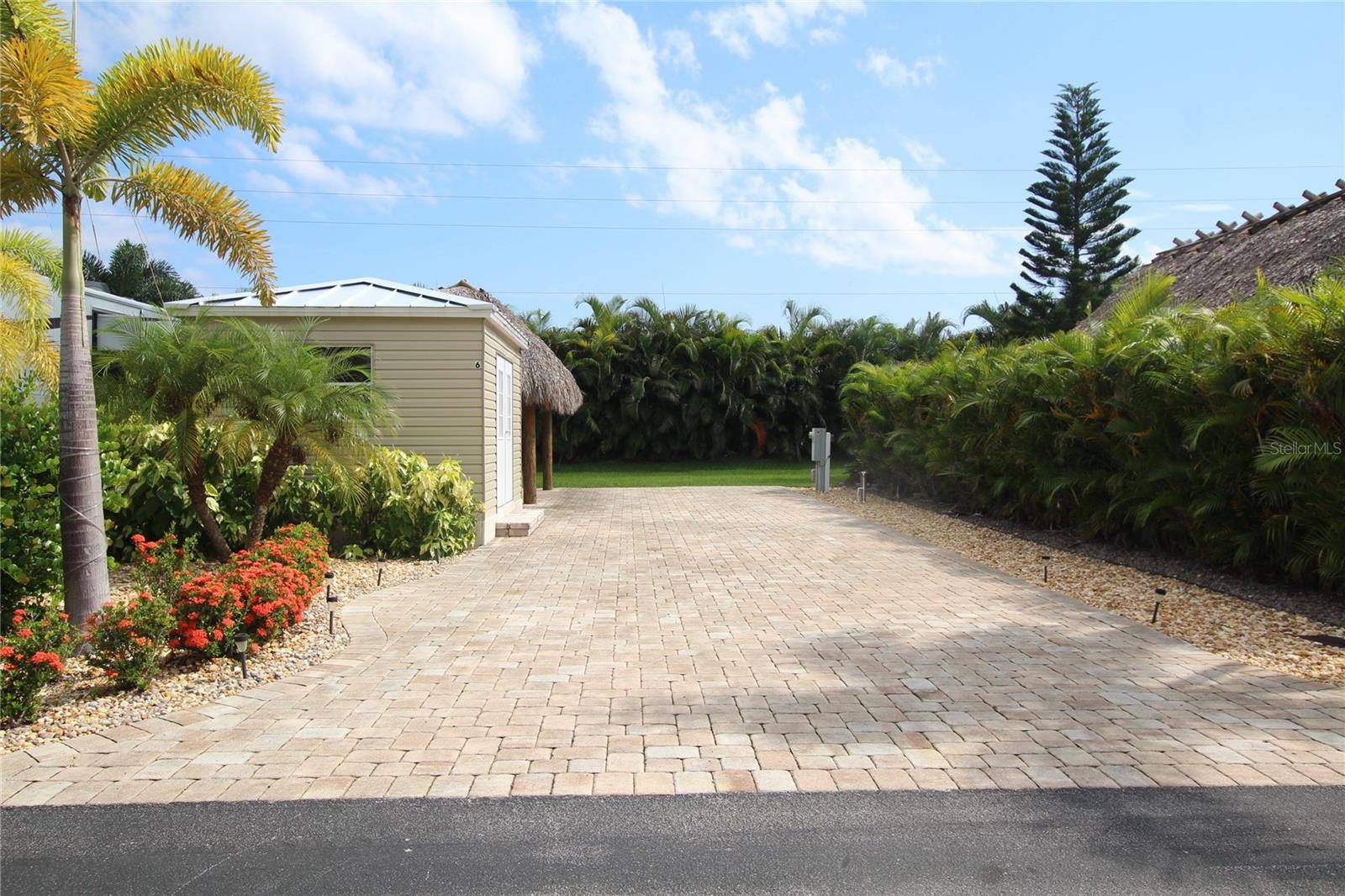 Okeechobee, FL 34974,522 SW 42ND CV #6