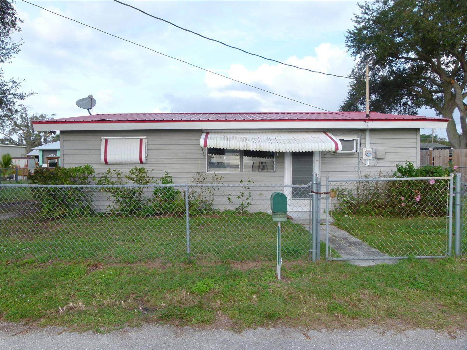 Okeechobee, FL 34974,1047 5TH ST