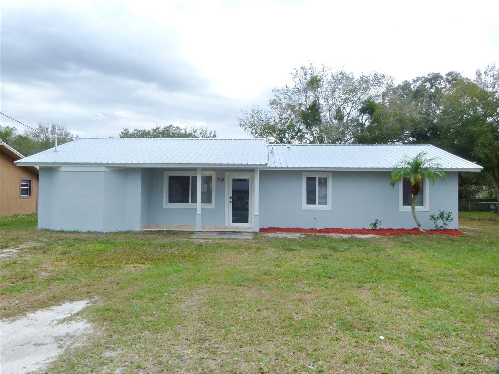 Okeechobee, FL 34972,738 NW 21ST LN