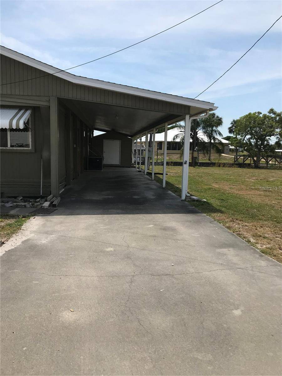 Okeechobee, FL 34974,1474 LAKE DR W