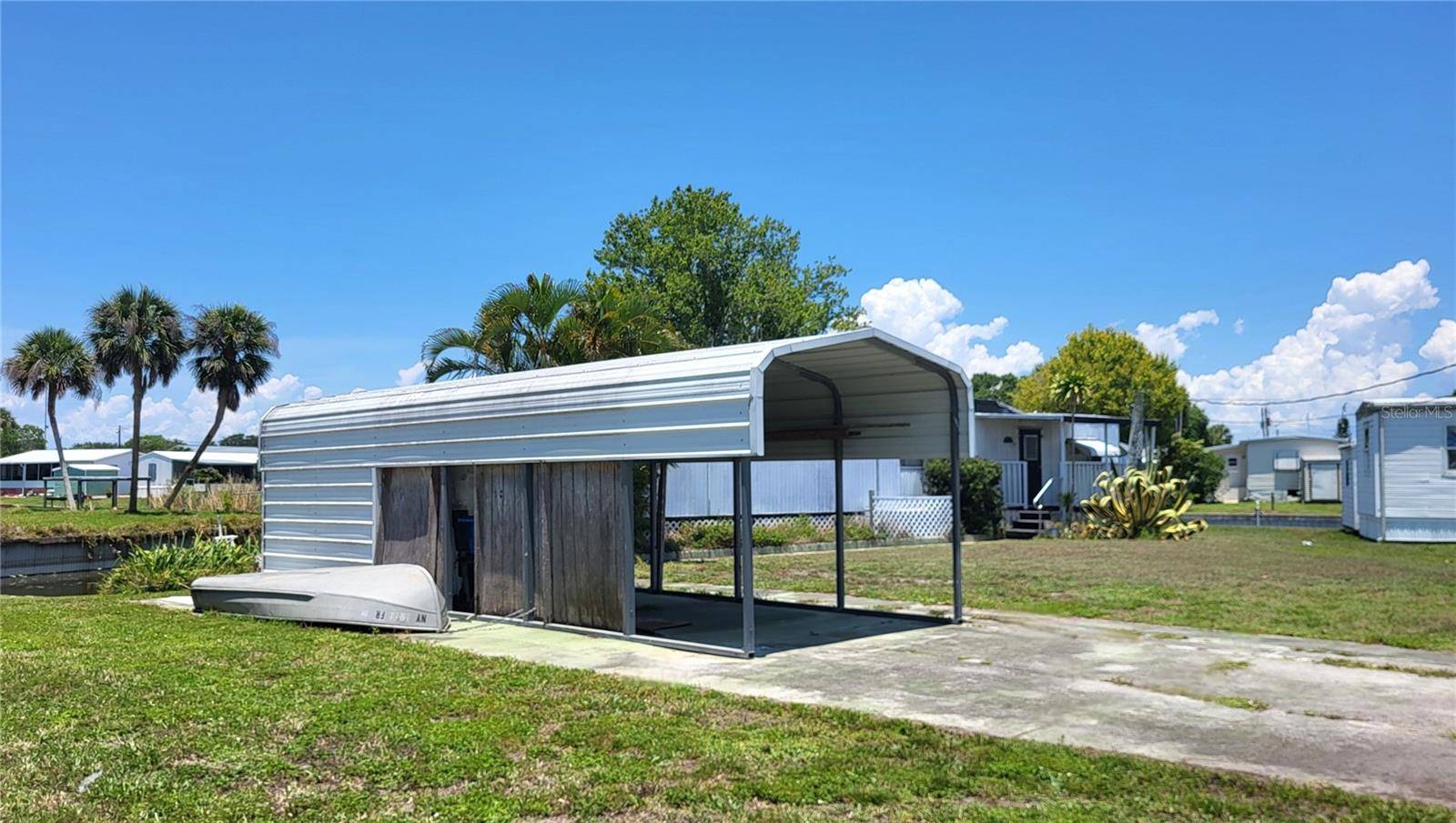 Okeechobee, FL 34974,1071 PEACH LN