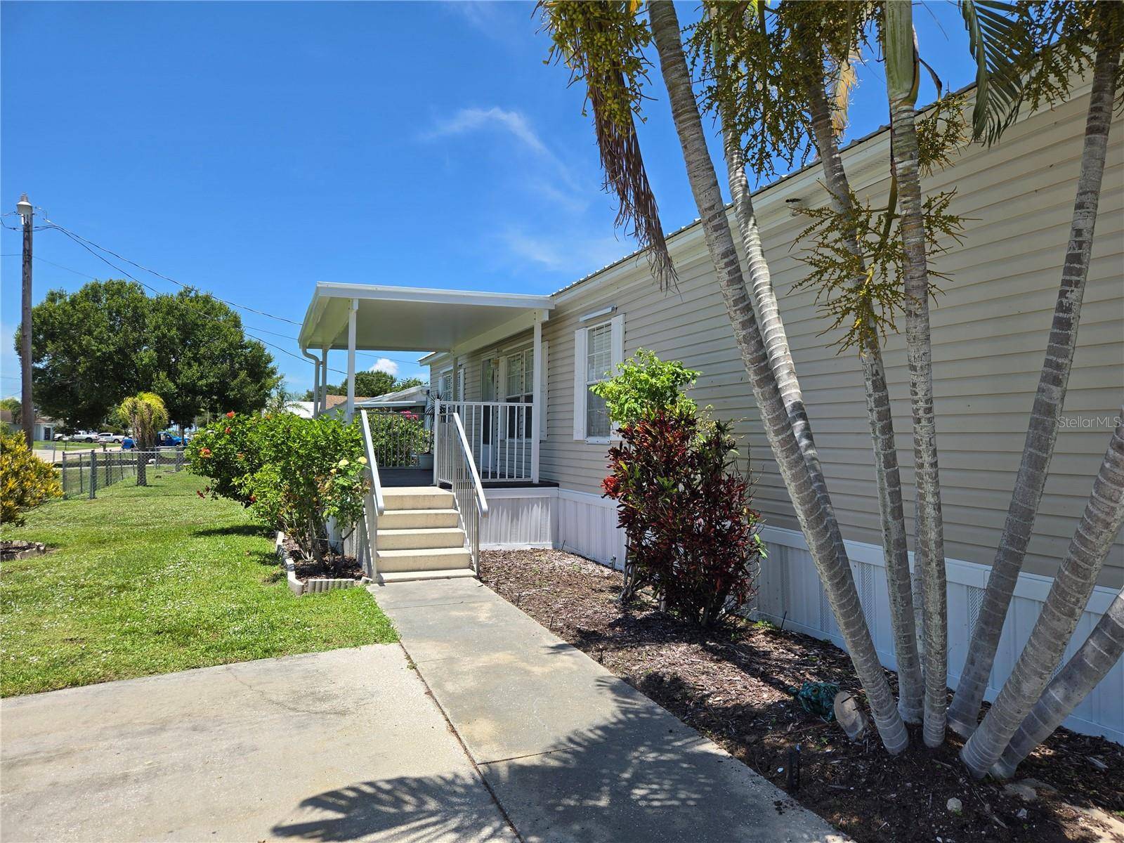 Okeechobee, FL 34974,2125 SE 35TH LN