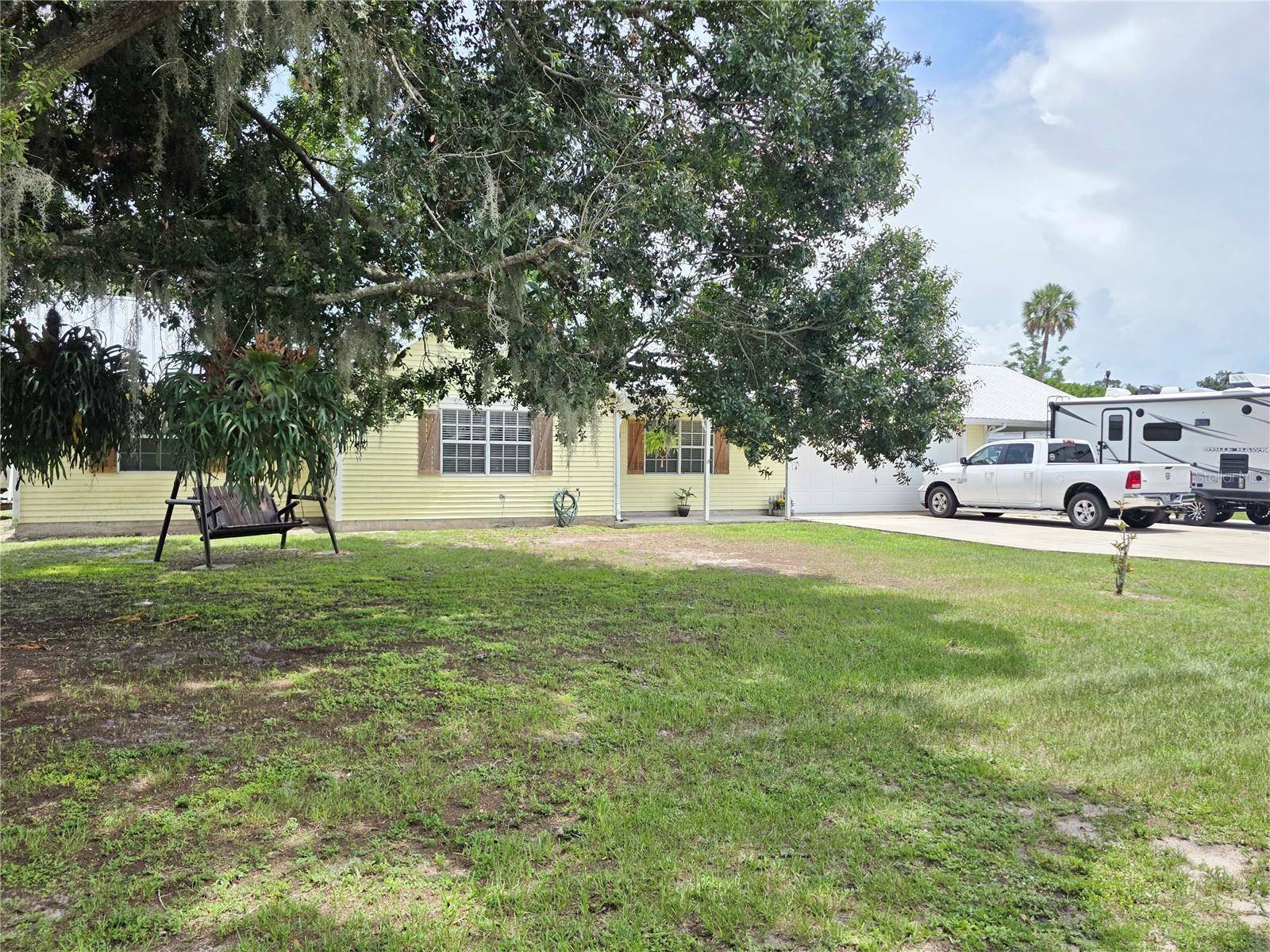 Okeechobee, FL 34974,3701 SE 25TH ST