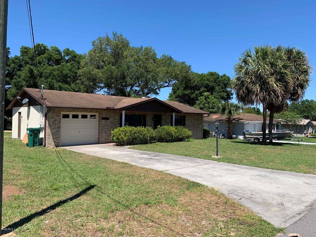 Lady Lake, FL 32159,608 Third Avenue