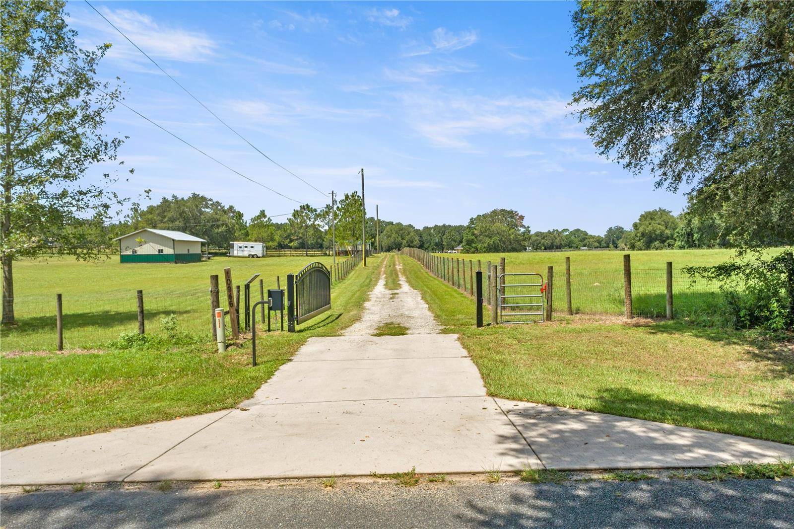 Anthony, FL 32617,10946 NE 41ST TER