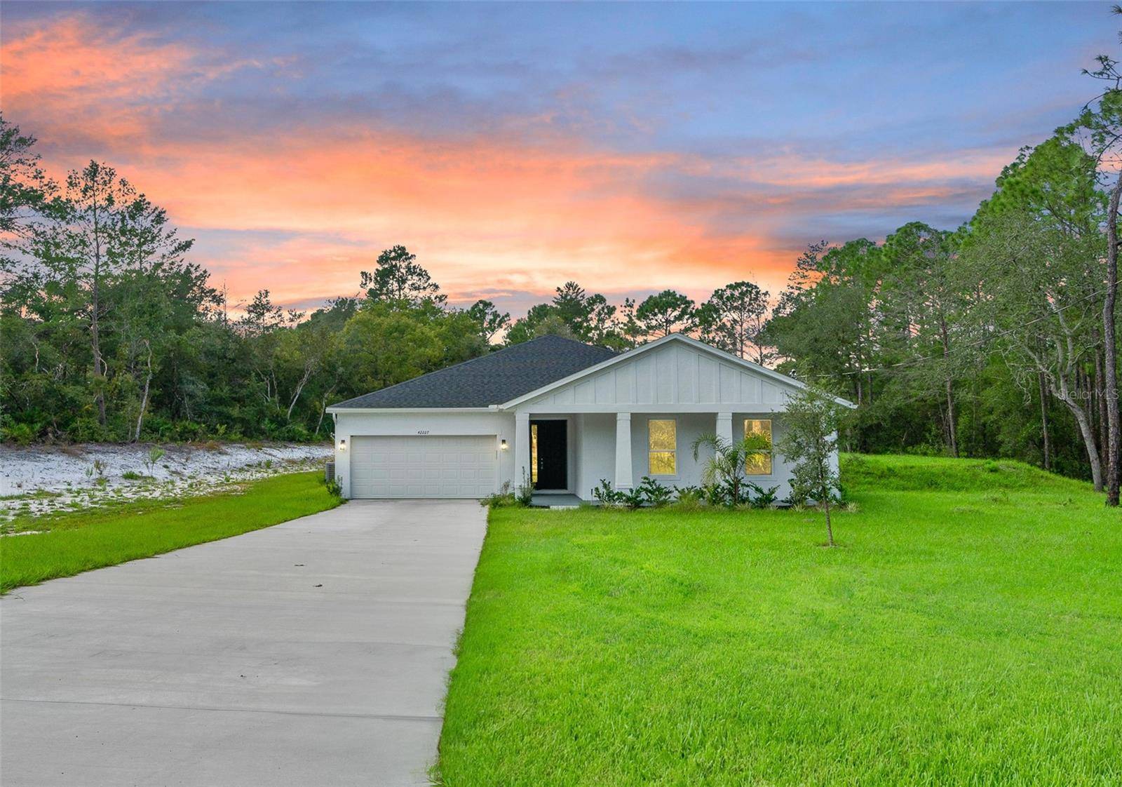 Eustis, FL 32736,42227 CHINABERRY ST