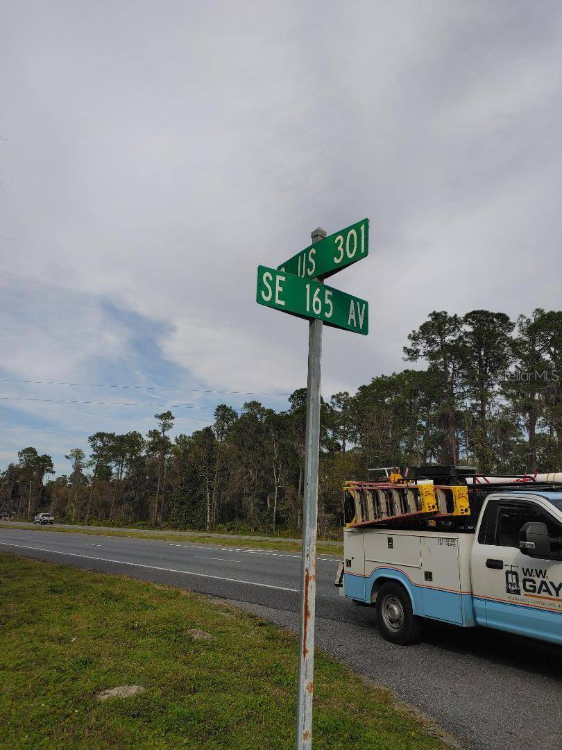 Lochloosa, FL 32662,165 US HWY 301