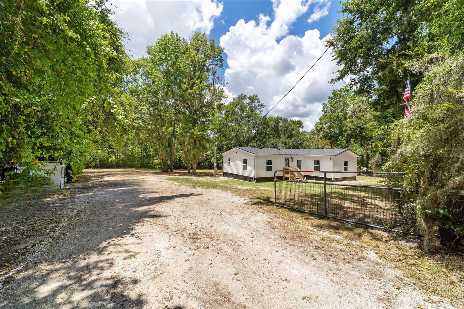 Reddick, FL 32686,5750 W HIGHWAY 329