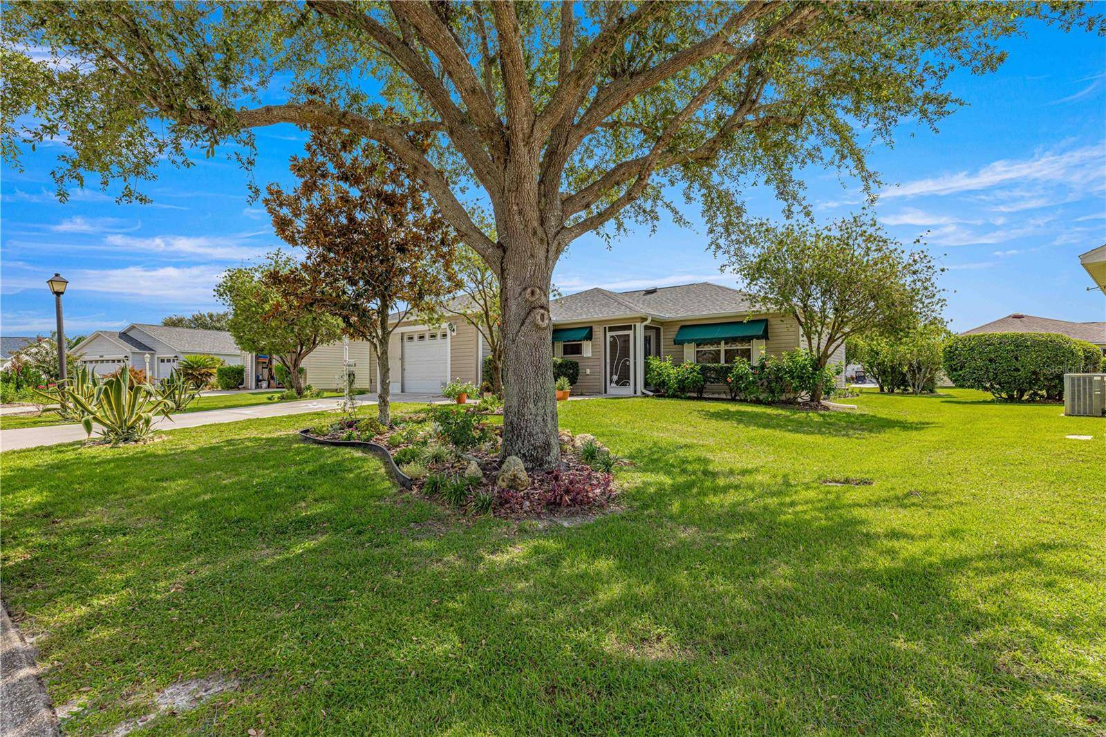 The Villages, FL 32162,1437 HOLLYBERRY PL