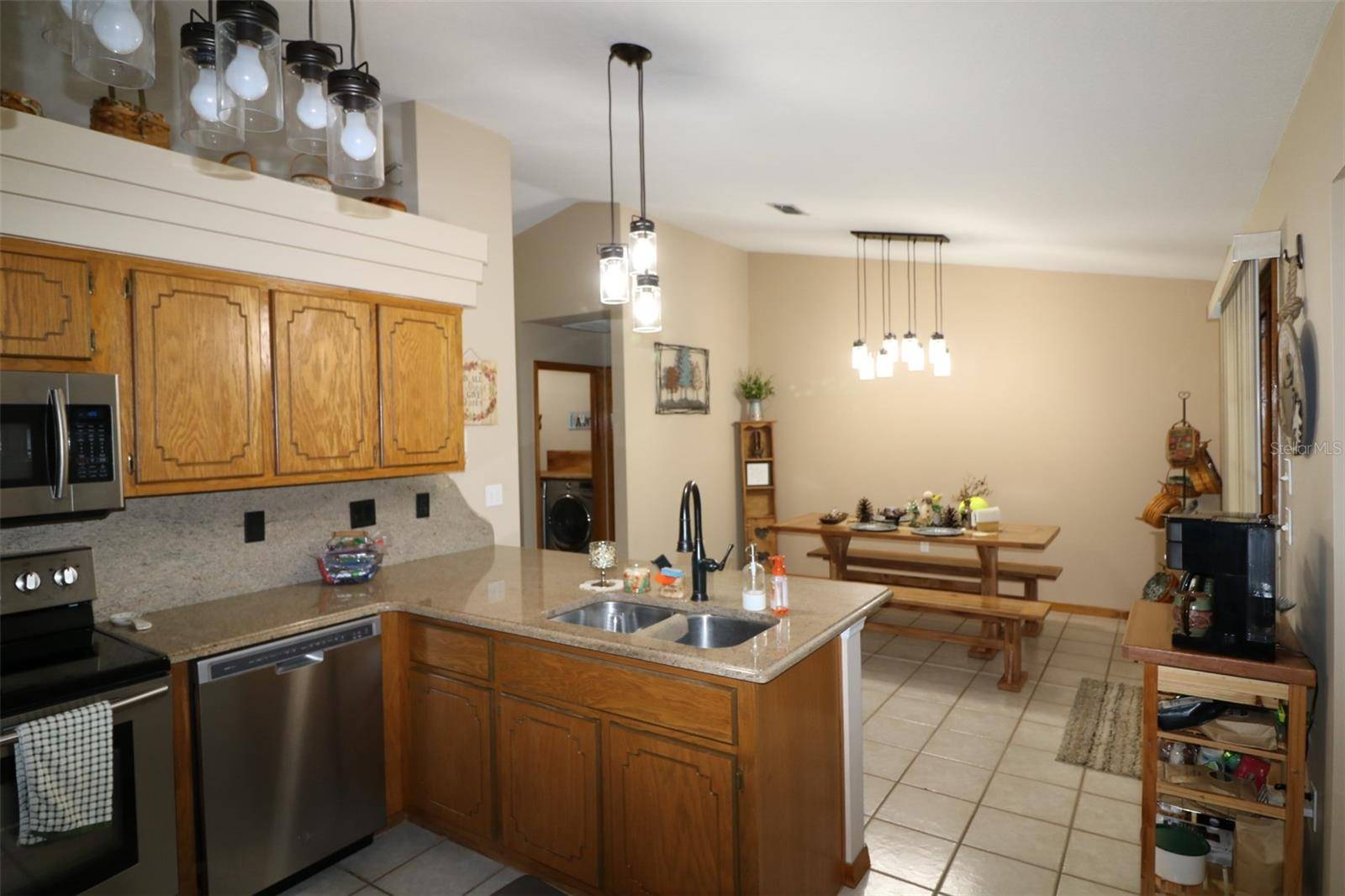 Silver Springs, FL 34488,727 NE 130TH TER