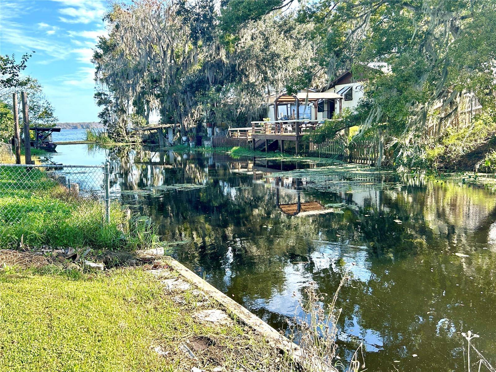 Lake Panasoffkee, FL 33538,1467 CR 434