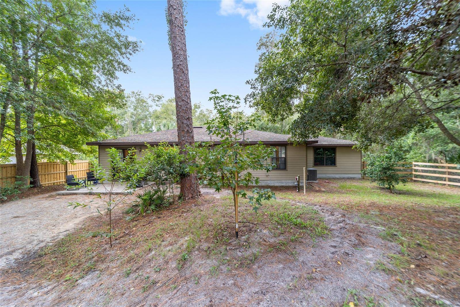 Micanopy, FL 32667,115 NE 6TH ST