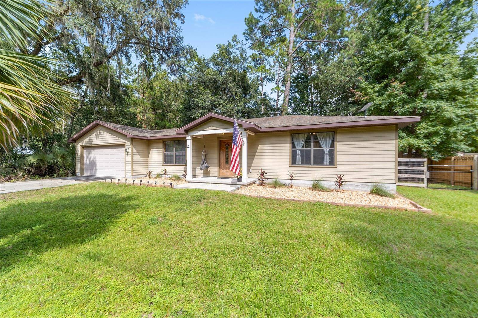 Micanopy, FL 32667,115 NE 6TH ST