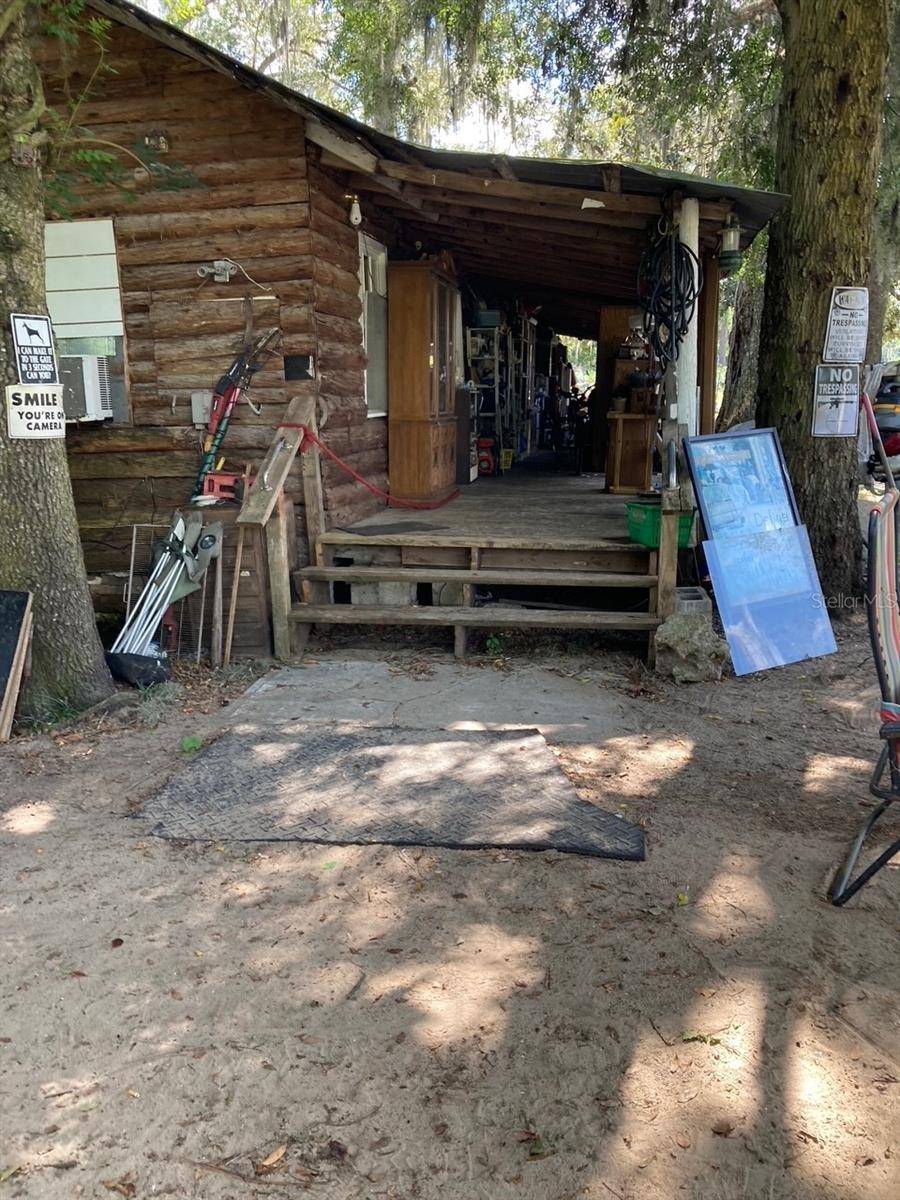 Reddick, FL 32686,19063 N US 441