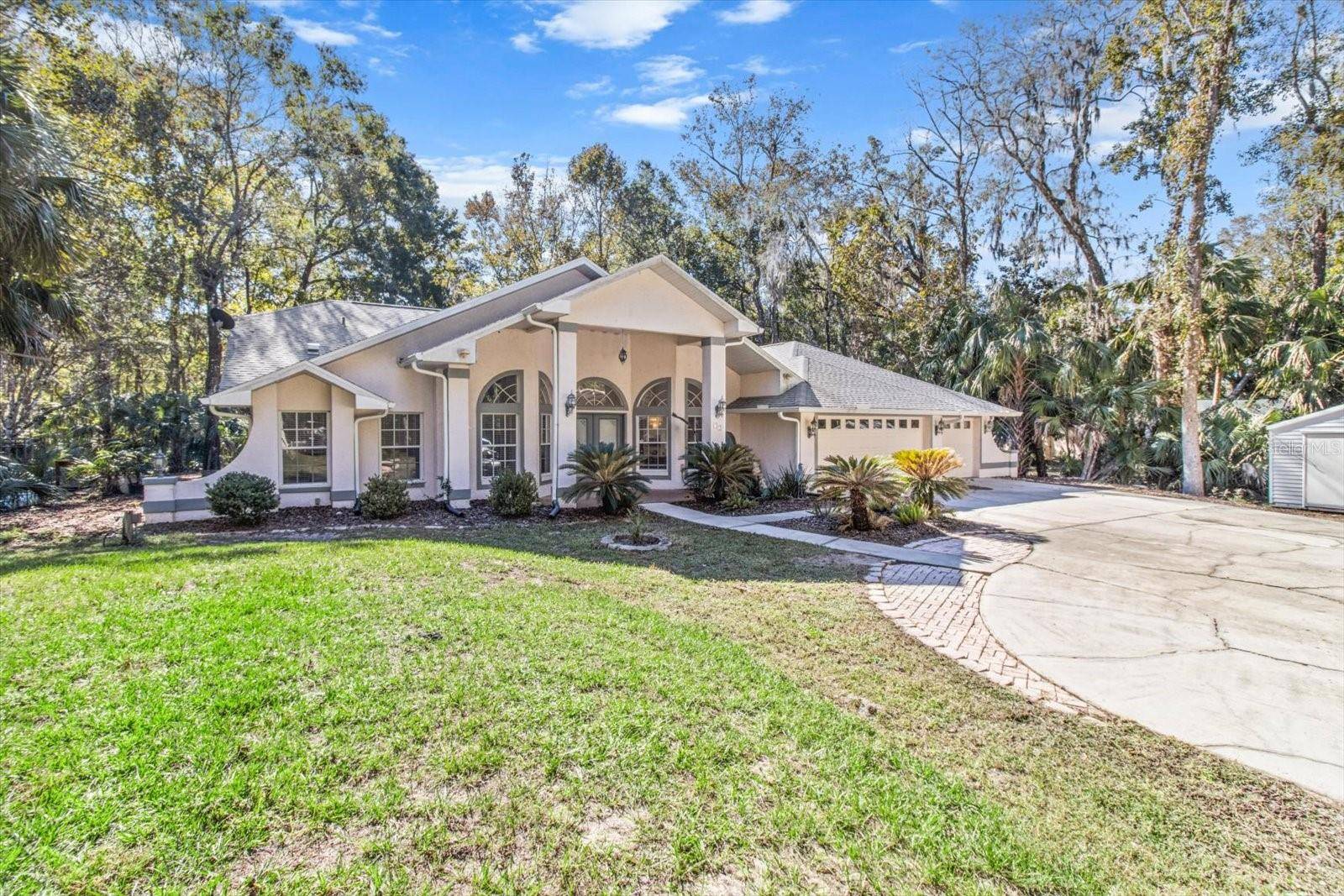 Inglis, FL 34449,90 WINDING RIVER LN