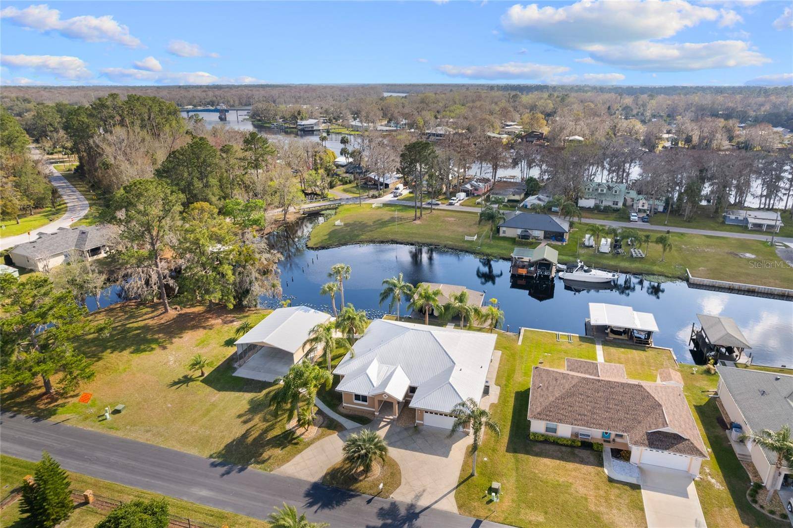 Astor, FL 32102,1621 YELLOW BRICK RD