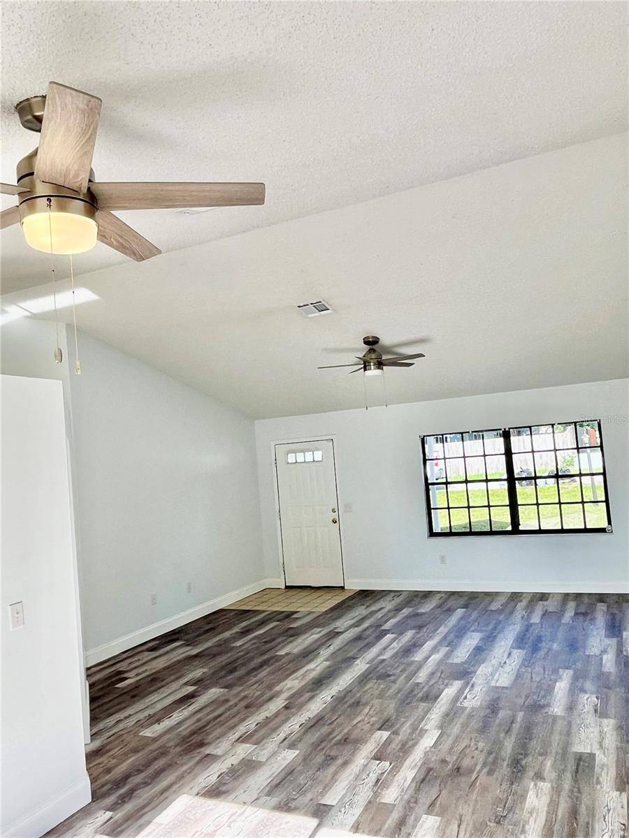 Ocala, FL 34472,301 OAK TRACK WAY