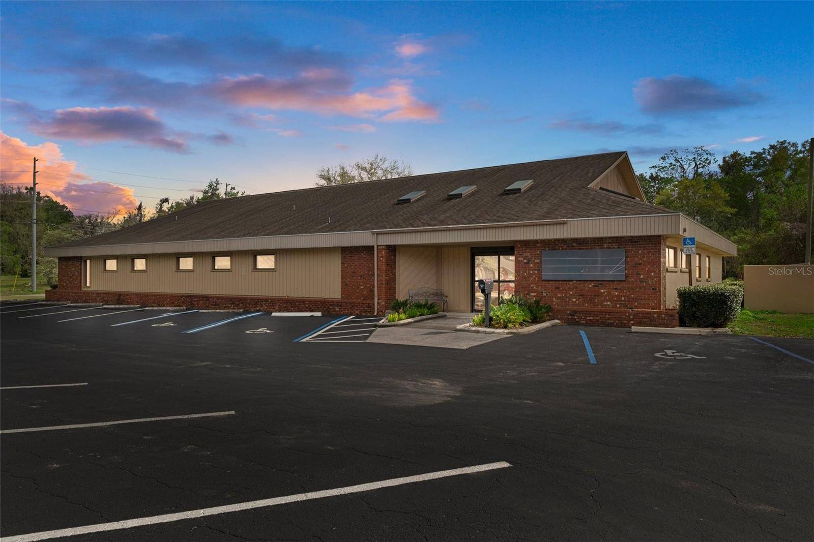 Inverness, FL 34452,403 W HIGHLAND BLVD