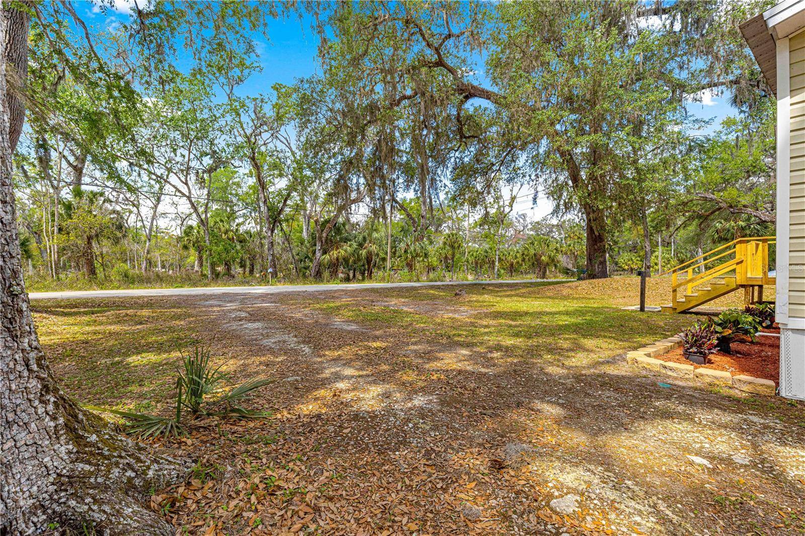 Lake Panasoffkee, FL 33538,2298 CR 423