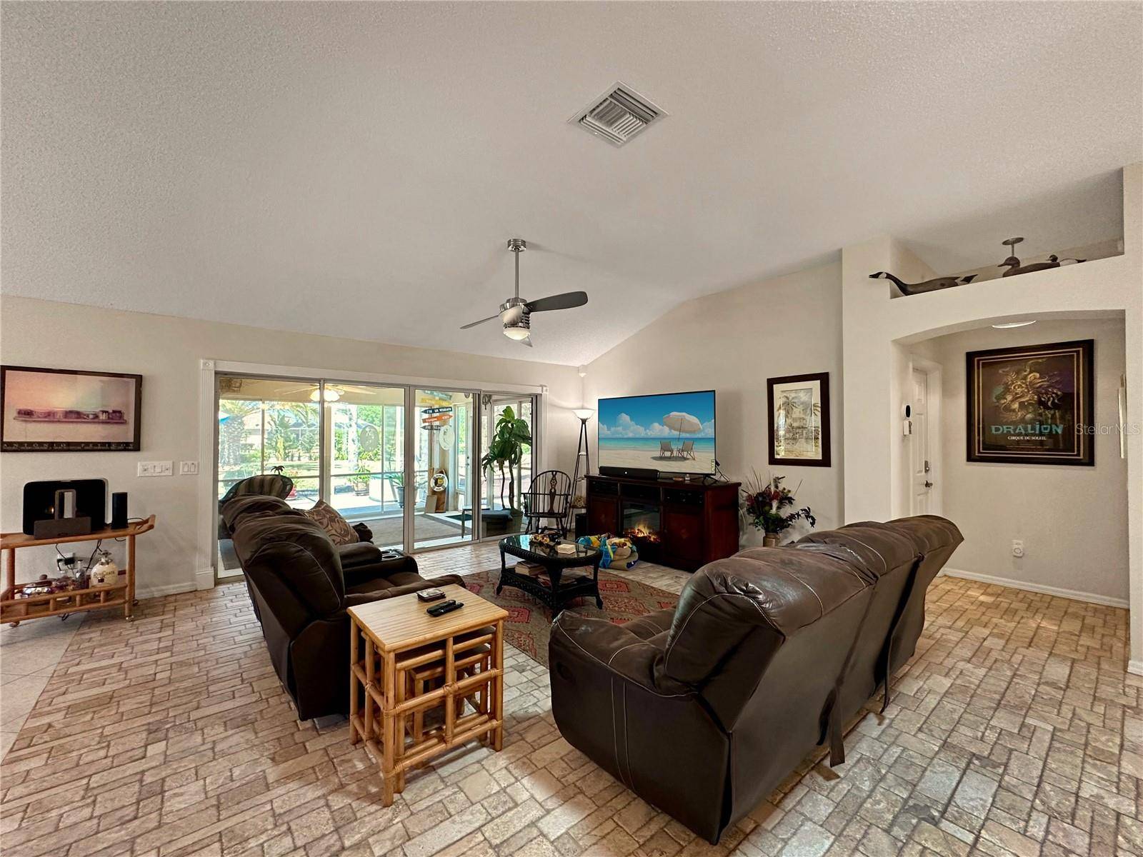 The Villages, FL 32162,867 CASTLEBERRY CIR