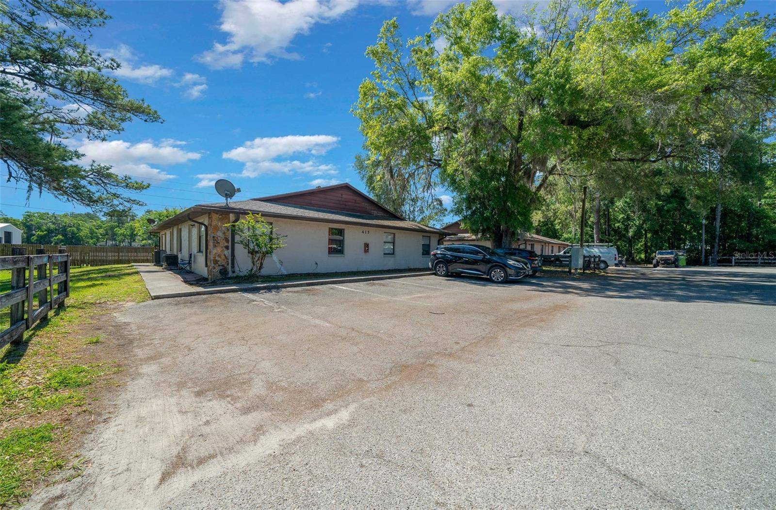 Williston, FL 32696,403 NE 11TH AVE