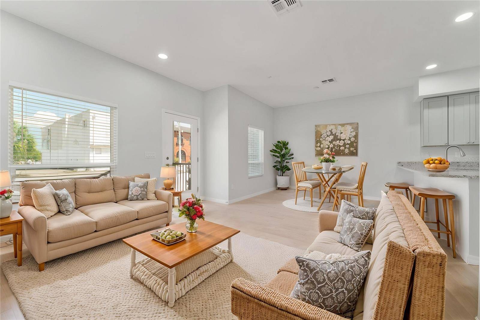 Sanford, FL 32771,288 N OAK AVE