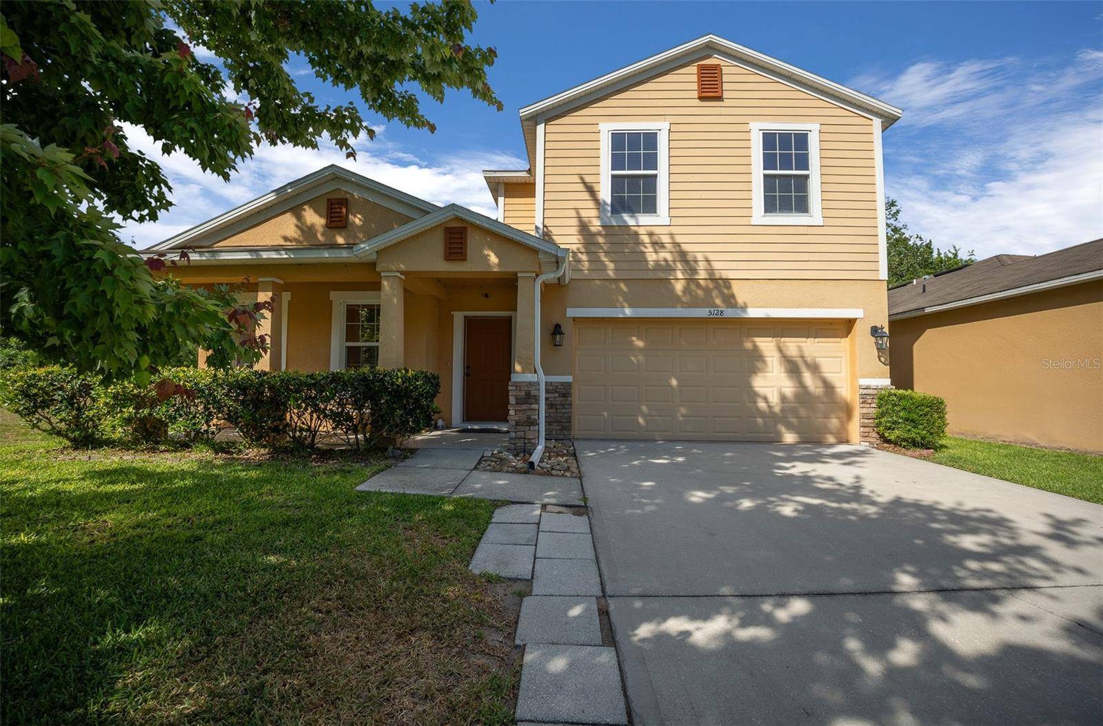 Tavares, FL 32778,5128 GRASSY KNOLL DR