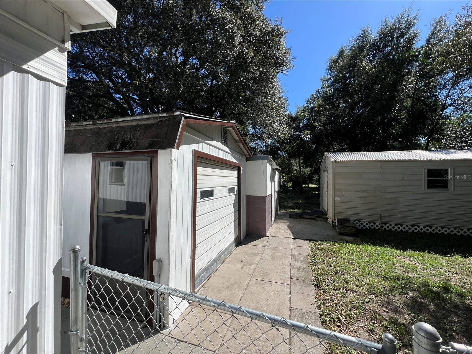 Interlachen, FL 32148,207 SALEM ST