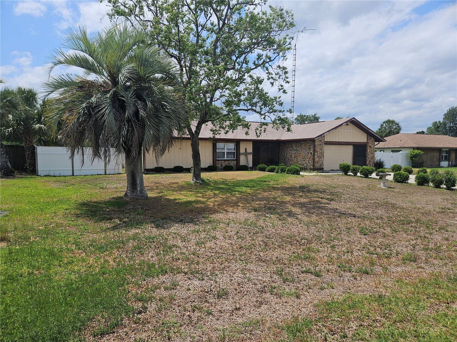 Ocala, FL 34473,516 MARION OAKS DR