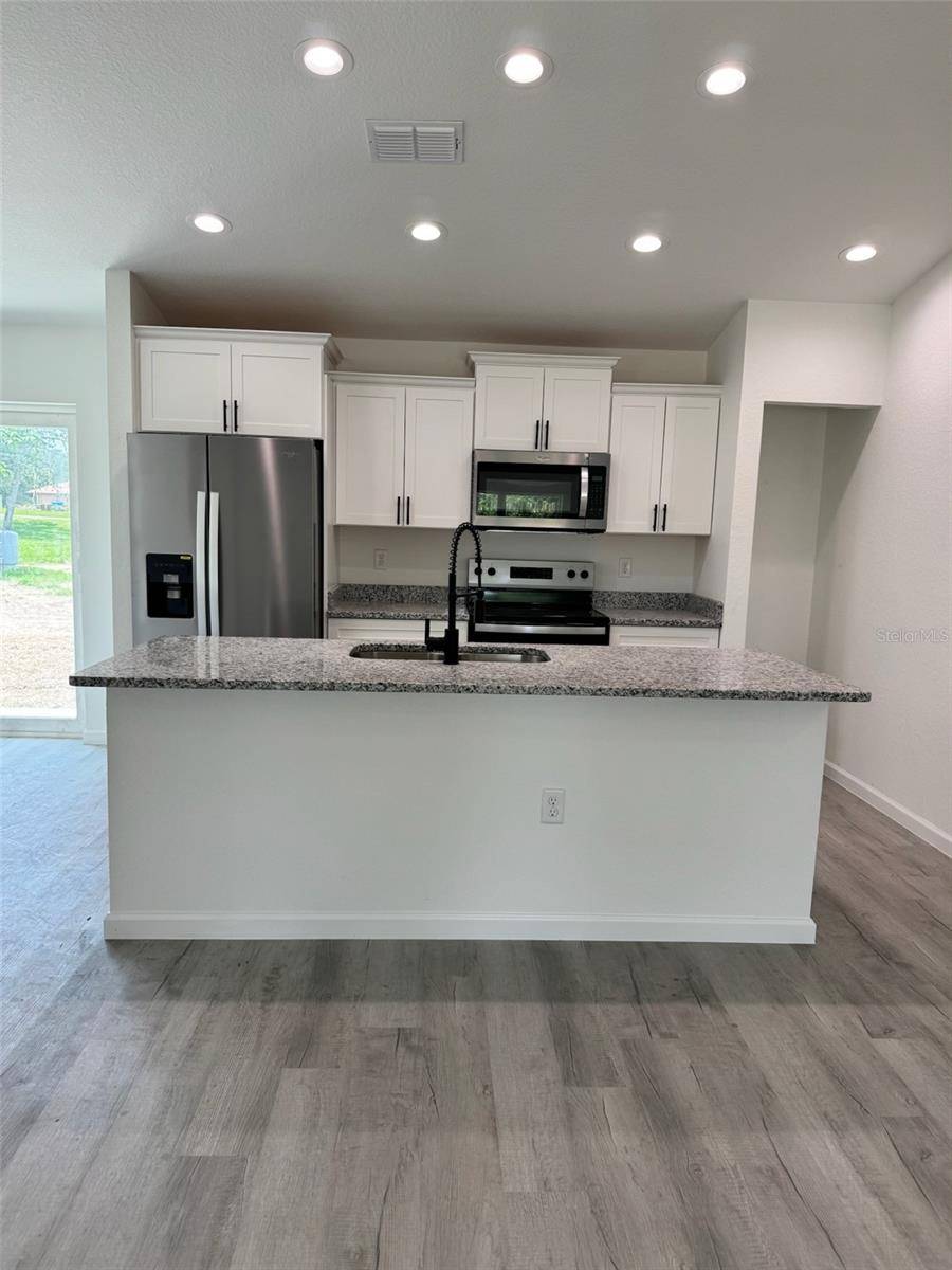 Ocala, FL 34474,904 NW 67TH ST
