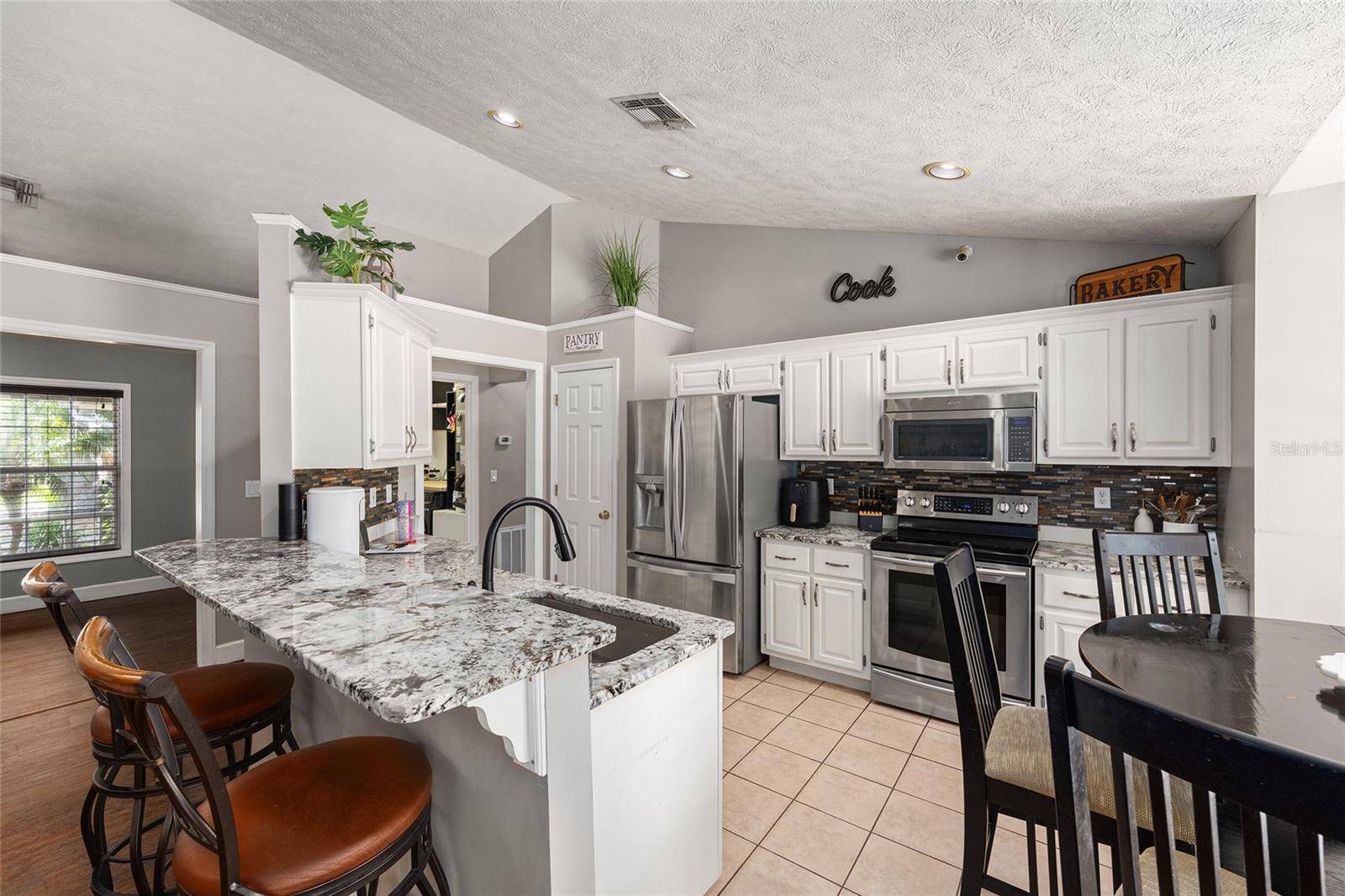 Ocala, FL 34480,5437 SE 34TH ST