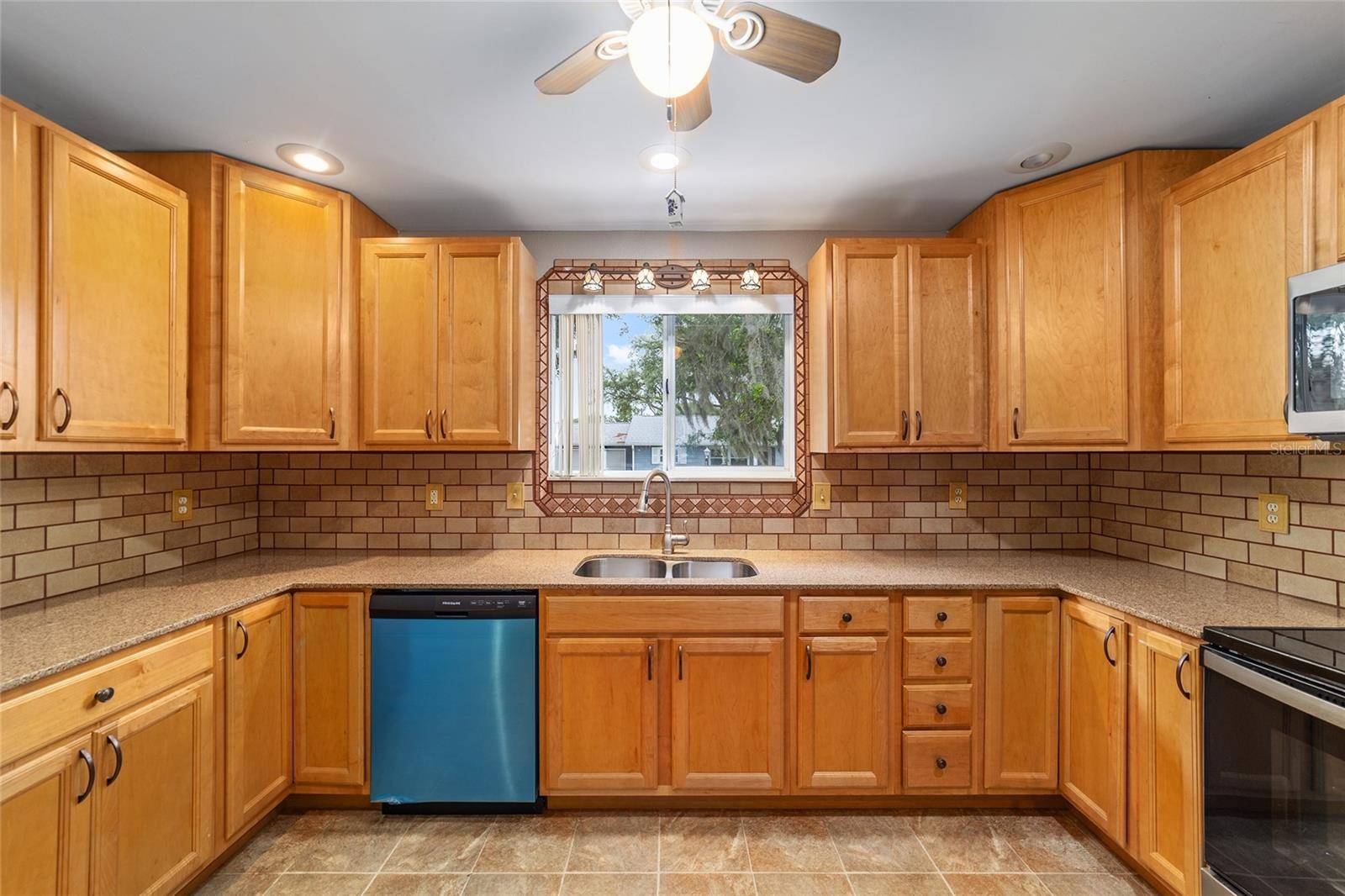 Ocala, FL 34481,8463 SW 108TH LN