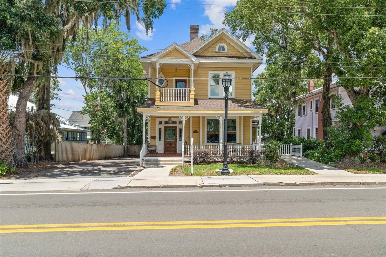 Ocala, FL 34471,613 E FORT KING ST