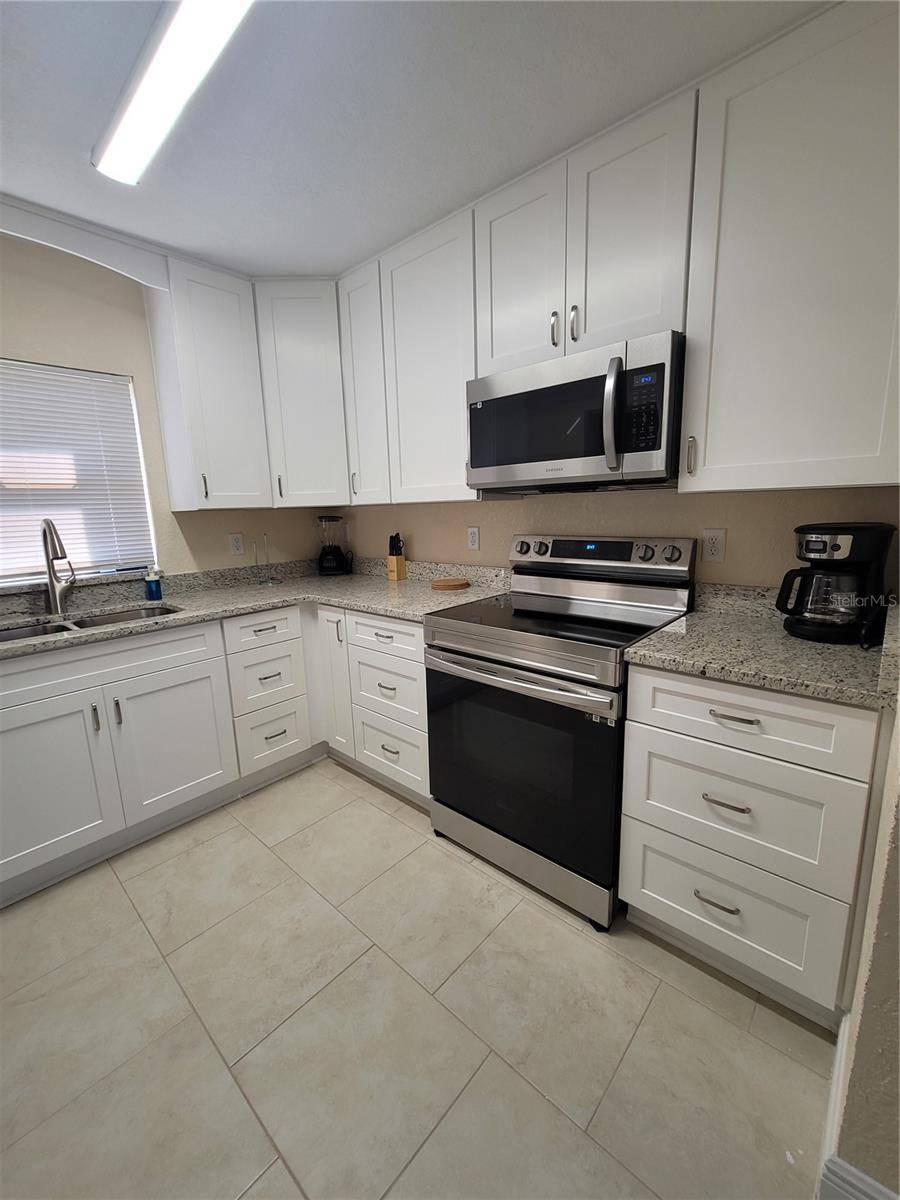 Ocala, FL 34470,2215 NE 16TH CT