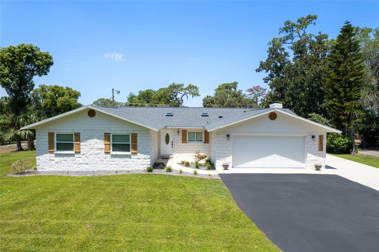 Weirsdale, FL 32195,14393 SE 144TH AVE