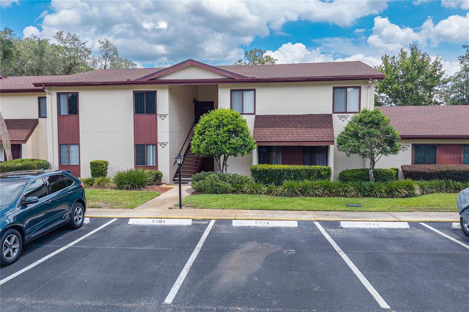 Ocala, FL 34472,688 MIDWAY DR #B