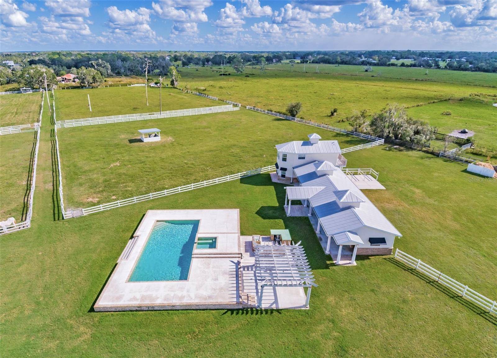 Sarasota, FL 34240,15200 RAWLS RD