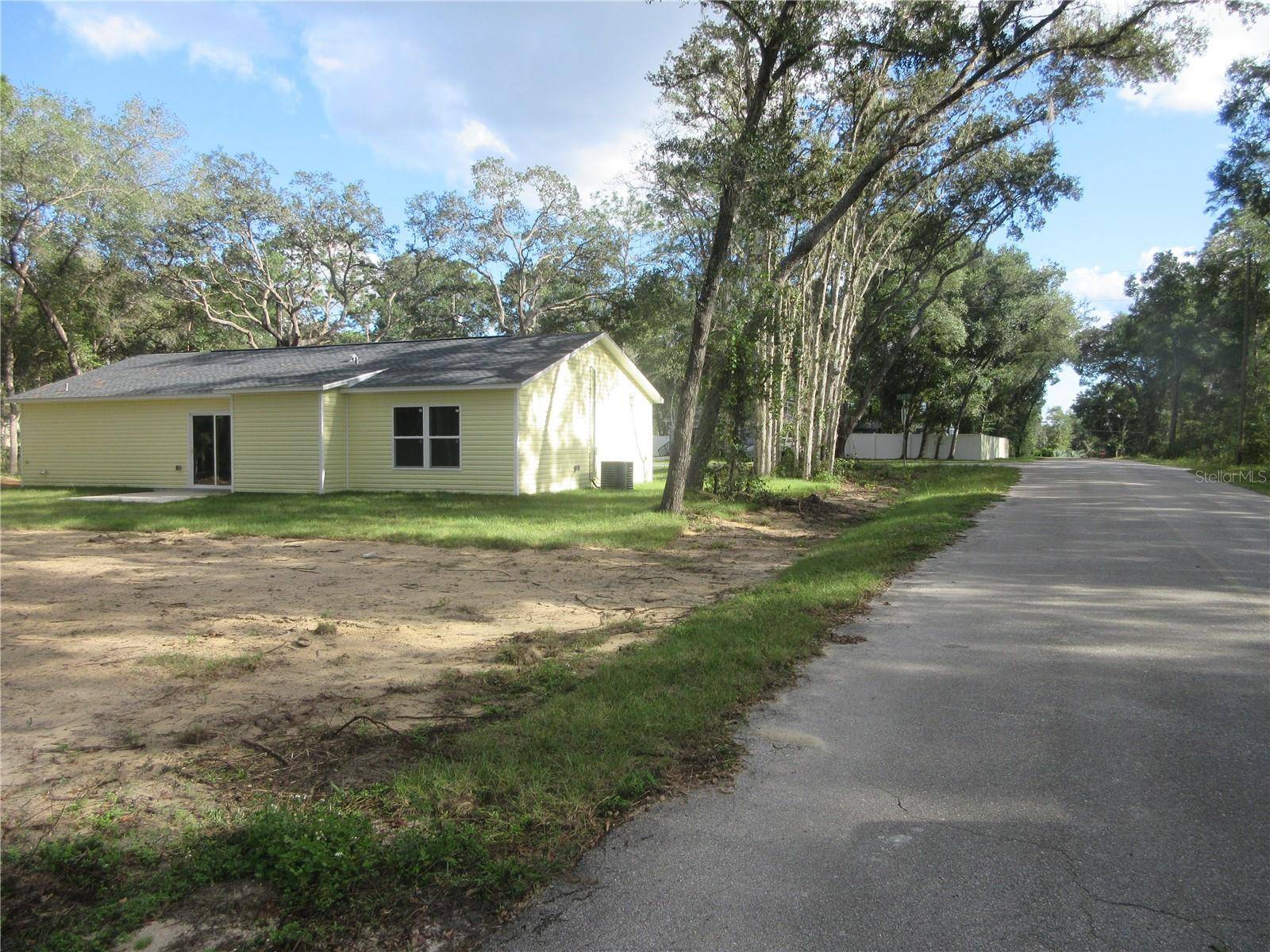 Ocklawaha, FL 32179,17009 SE 60TH ST