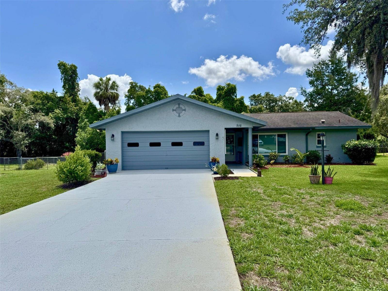 Inverness, FL 34453,916 JONES AVE