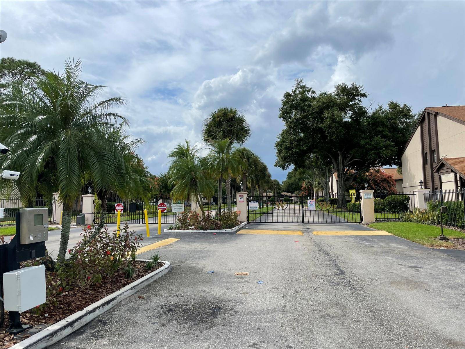 Orlando, FL 32822,3106 S SEMORAN BLVD #S