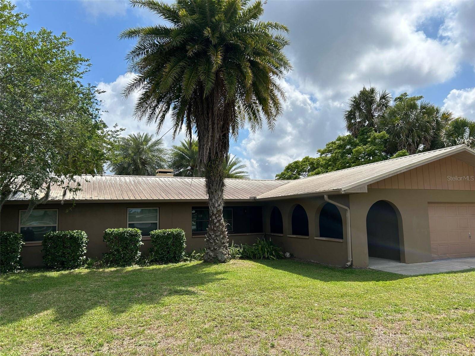 Crystal River, FL 34429,722 SE 1ST CT