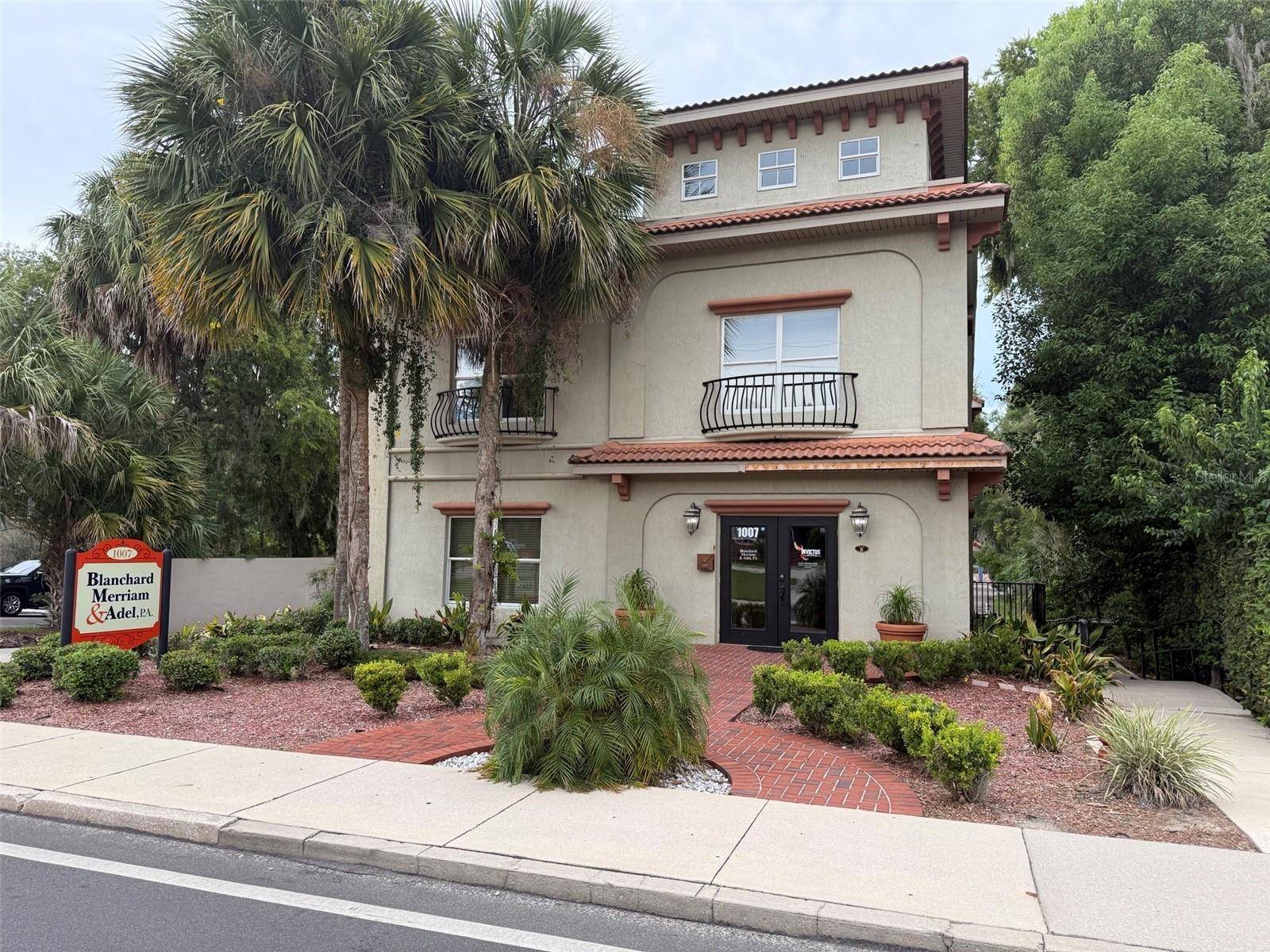 Ocala, FL 34471,1007 E FORT KING ST