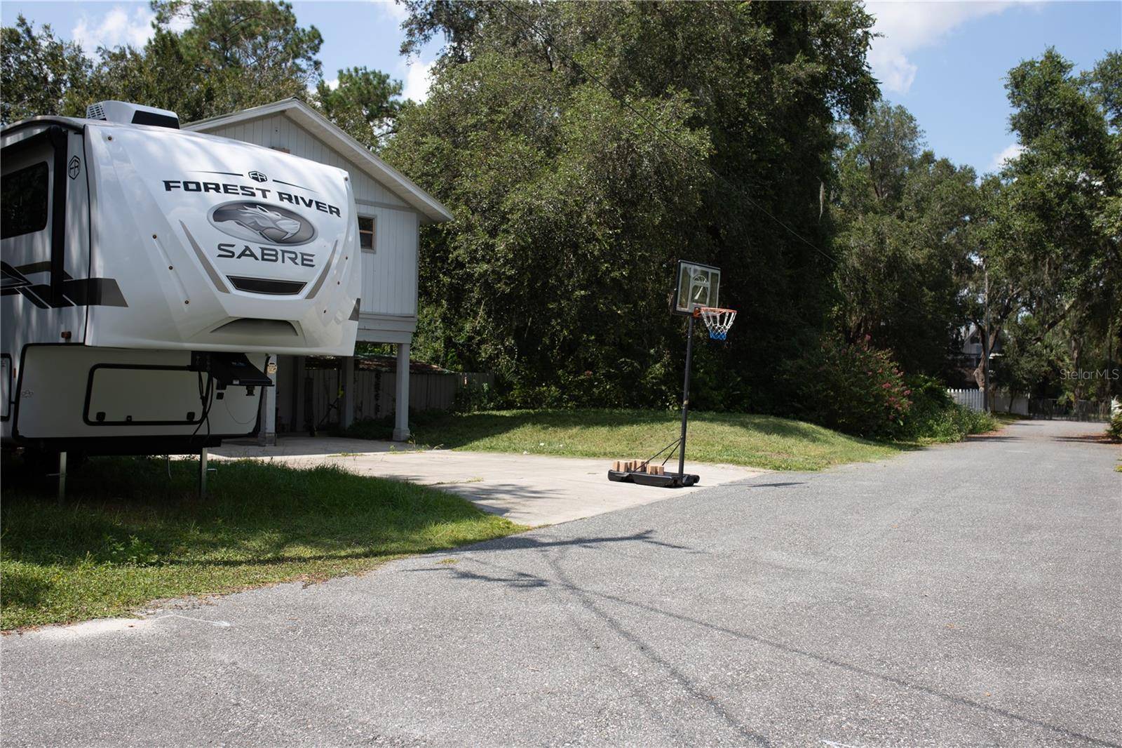 Ocklawaha, FL 32179,6498 SE 167TH CT