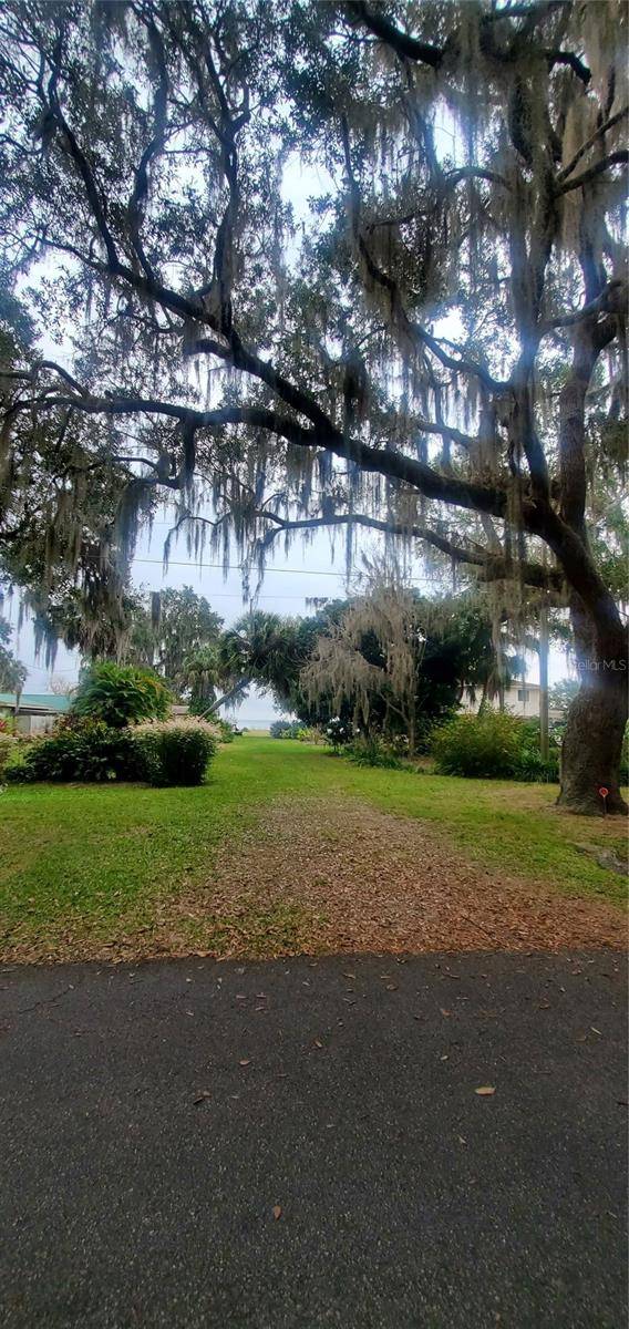 Lake Wales, FL 33898,W BEACH Pkwy